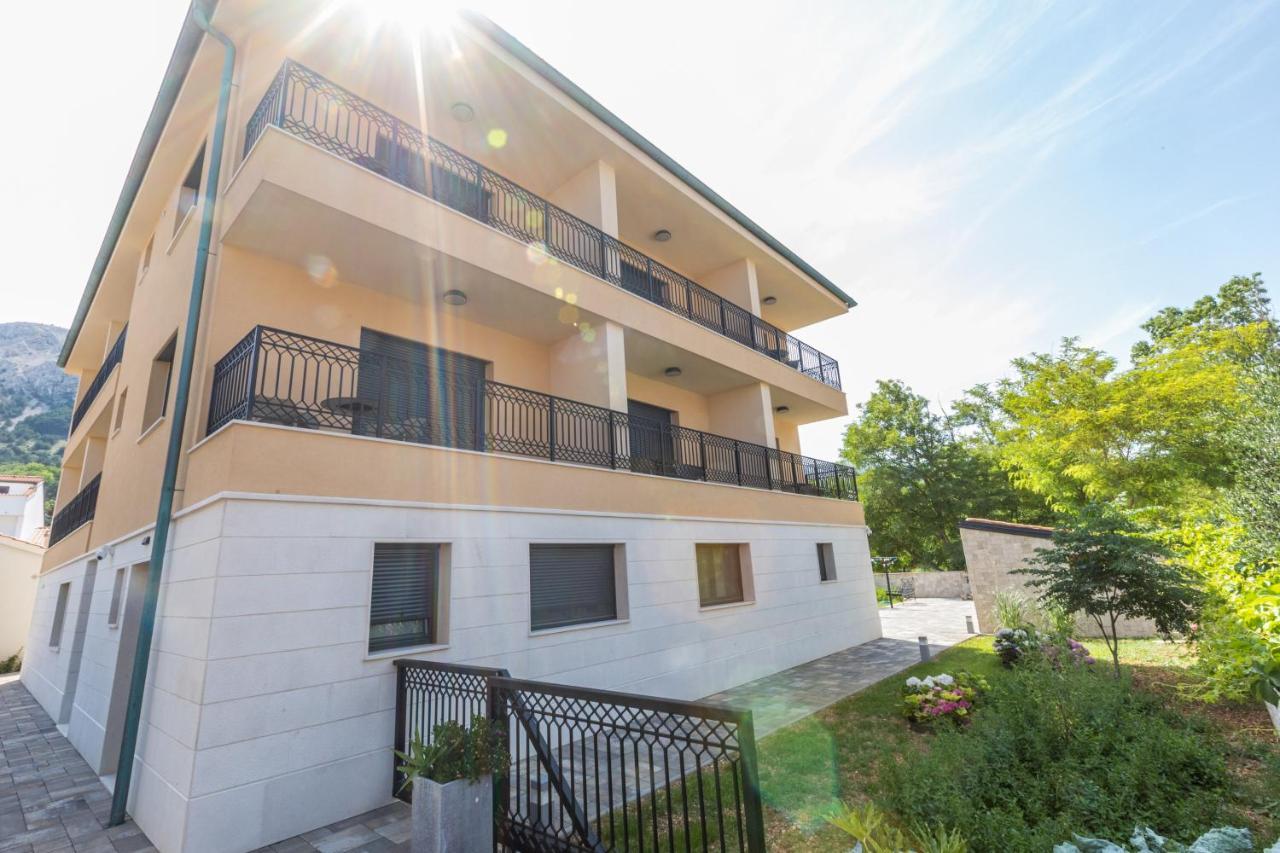 Vila Iris Baska 2 Hotel Buitenkant foto